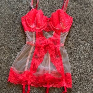 Victoria’s Secret pink lingerie 34C